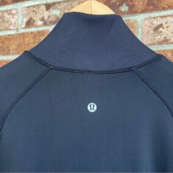 Lululemon * Always Alert 1/2 Zip Black 8 - Picture 6 of 15